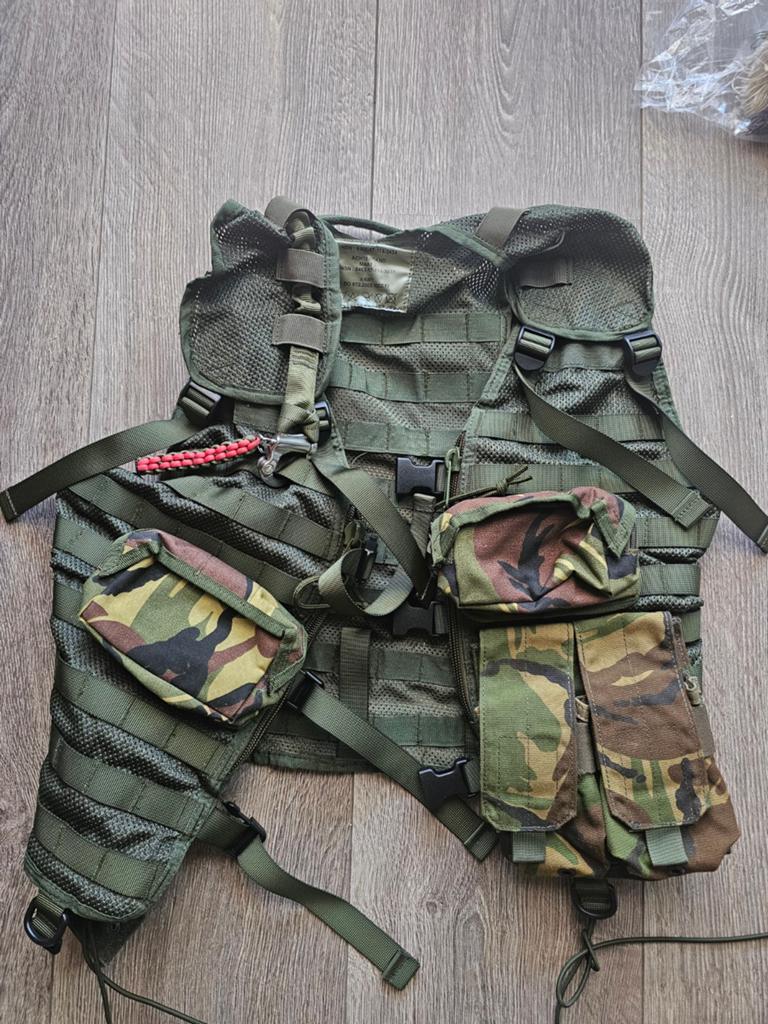 Modulair Gevechtsvest Maat L met Accessoires - Nieuw, Verzamelen, Militaria | Algemeen, Ophalen of Verzenden, Landmacht, Nederland