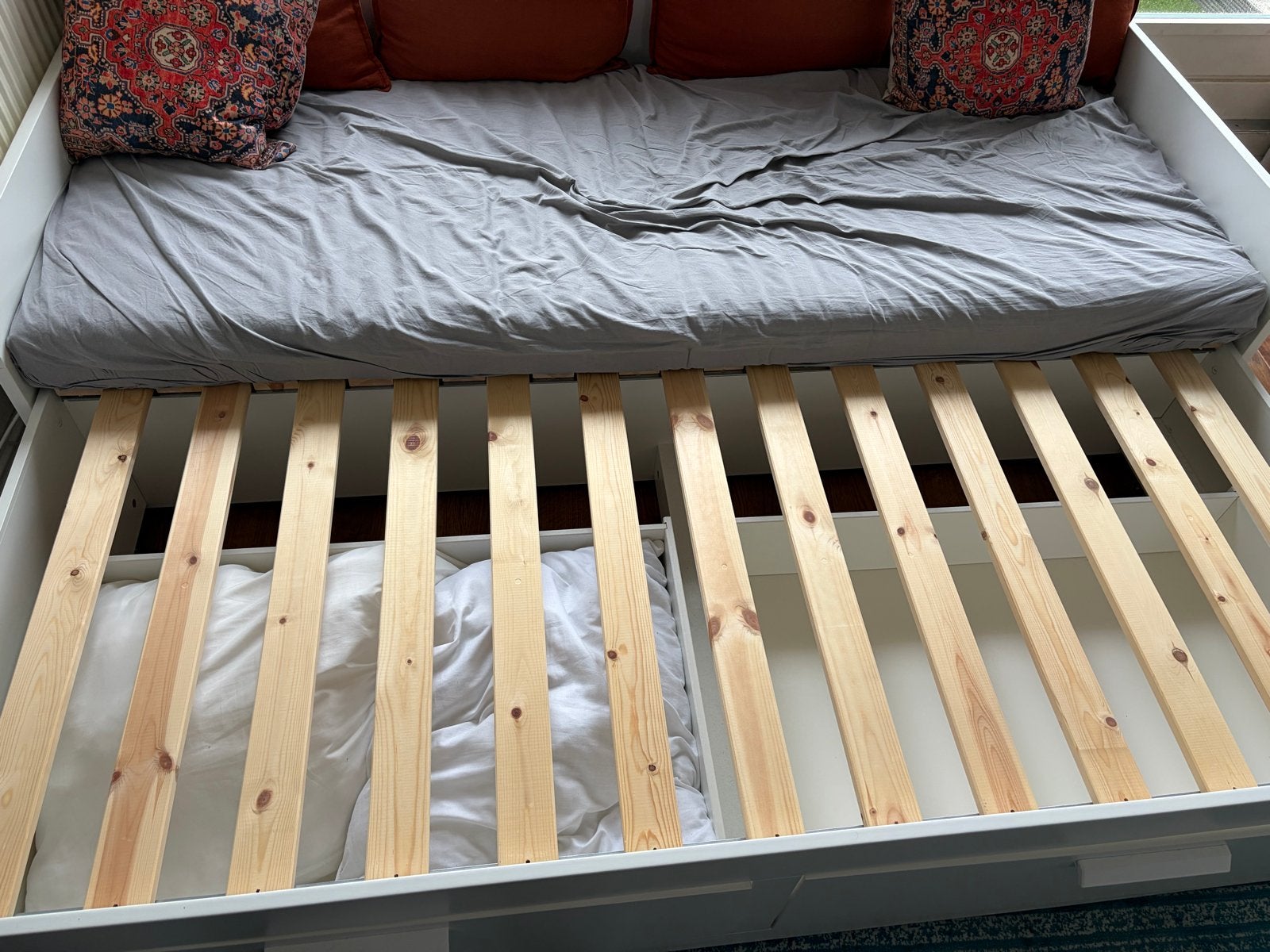 IKEA Drimnes bedbank met 2 Agotnes matrassen, Huis en Inrichting, Ophalen, Gebruikt, Wit, Tweepersoons