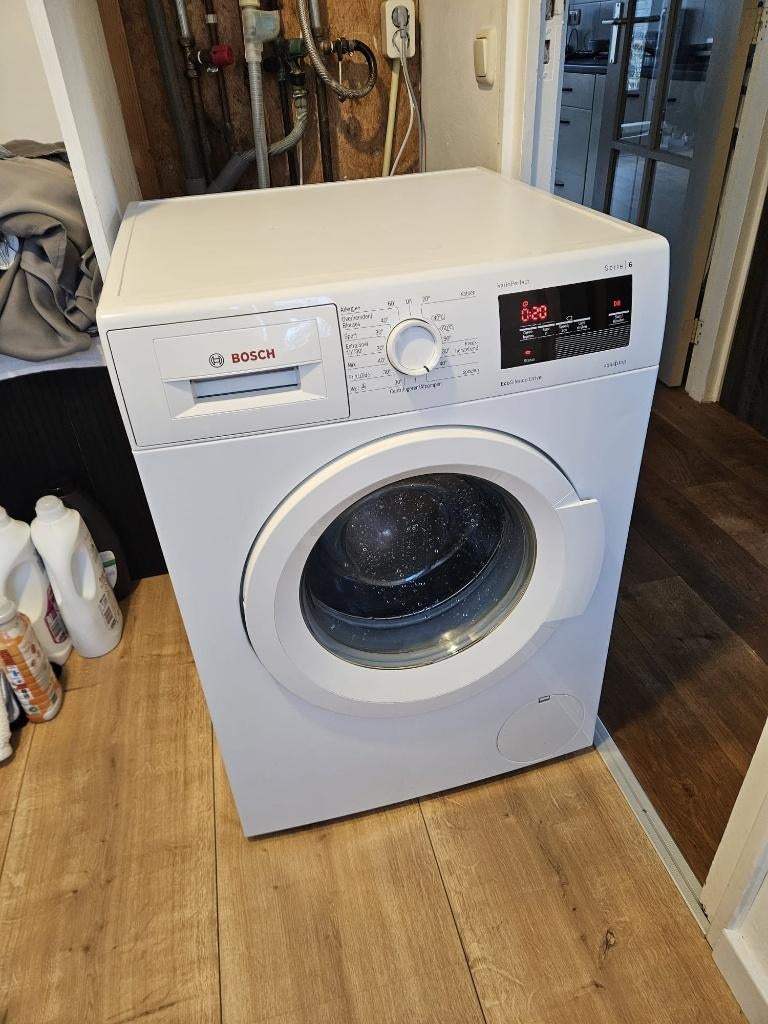 Bosch wasmachine, Witgoed en Apparatuur, Wasmachines, Zo goed als nieuw, Voorlader, 4 tot 6 kg, 85 tot 90 cm, 1200 tot 1600 toeren