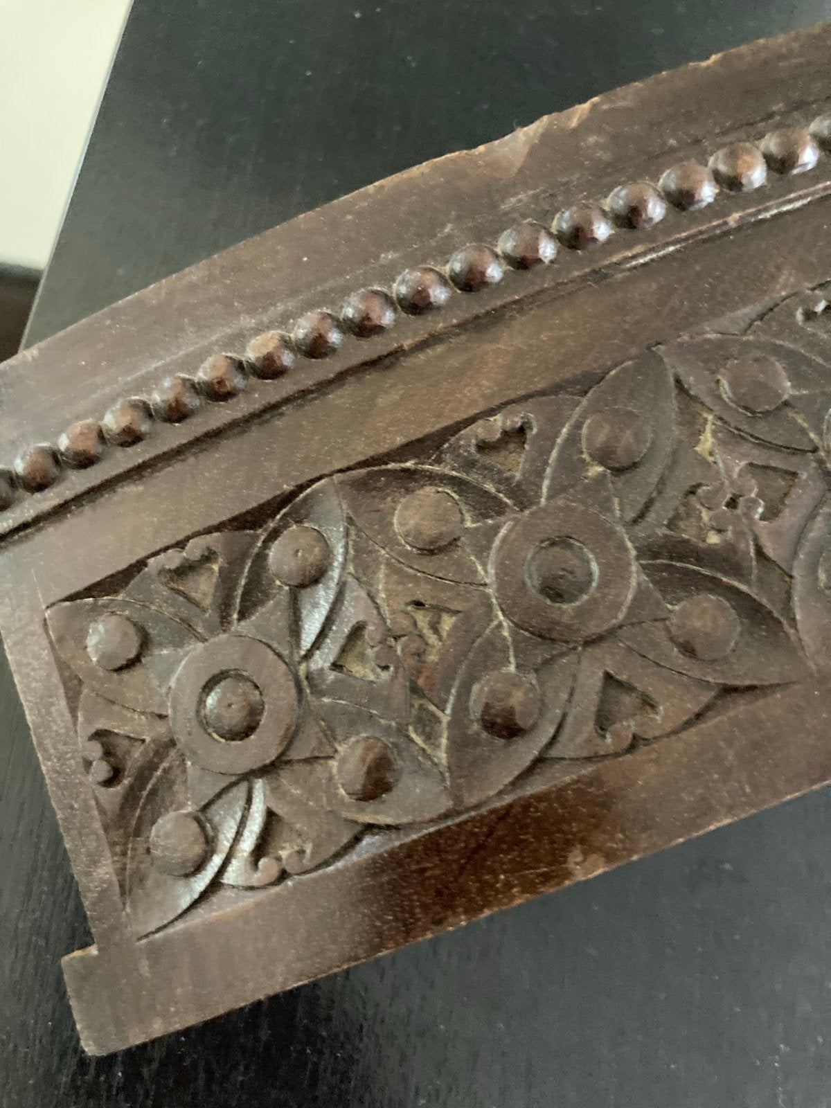 Antiek gesneden houten paneel-decoratief afkomstig uit kerk, Ophalen of Verzenden