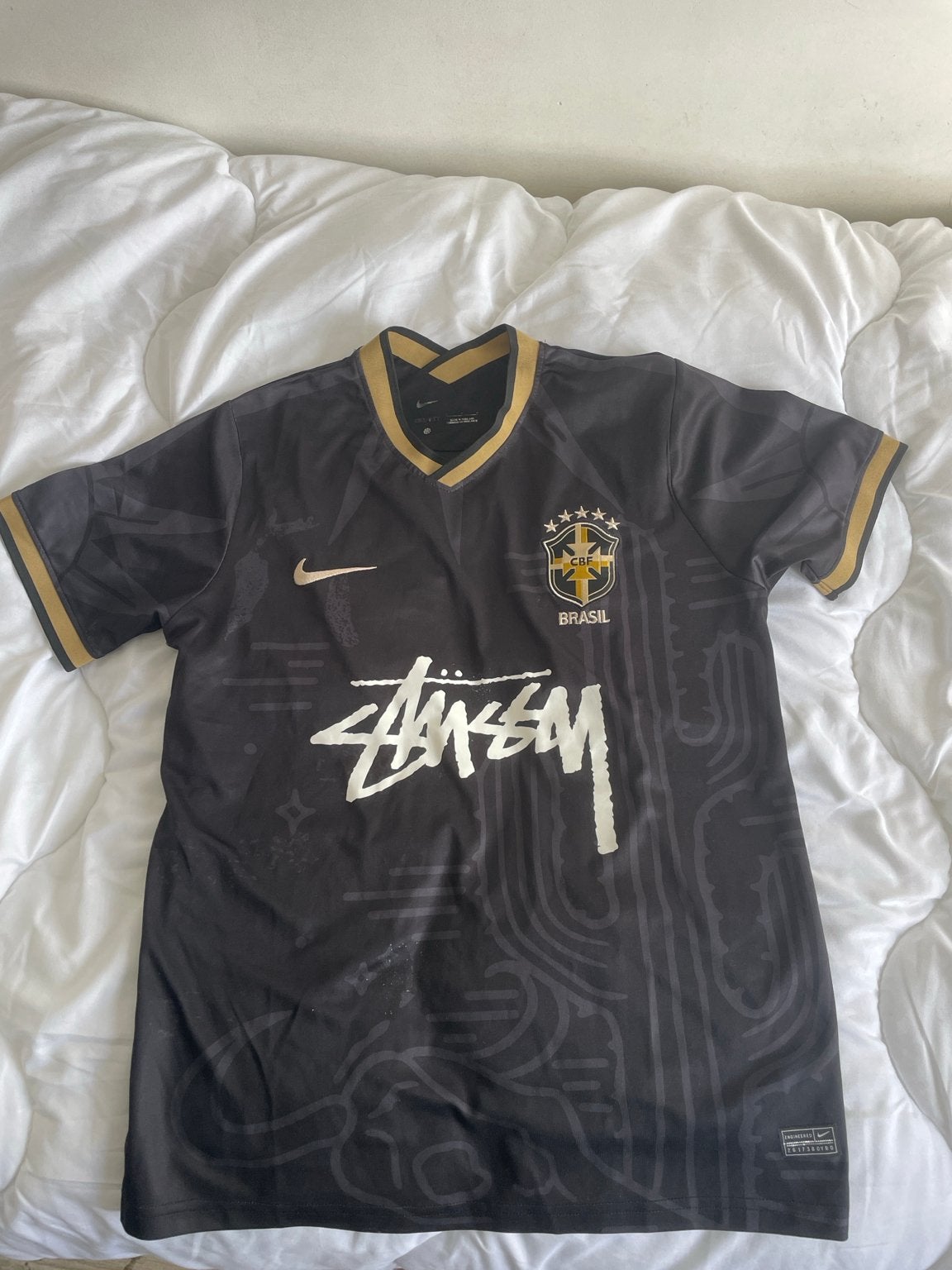 Nike x Stüssy Brazil Football Shirt Zwart/Goud, Sport en Fitness, Ophalen of Verzenden, Zo goed als nieuw, Shirt