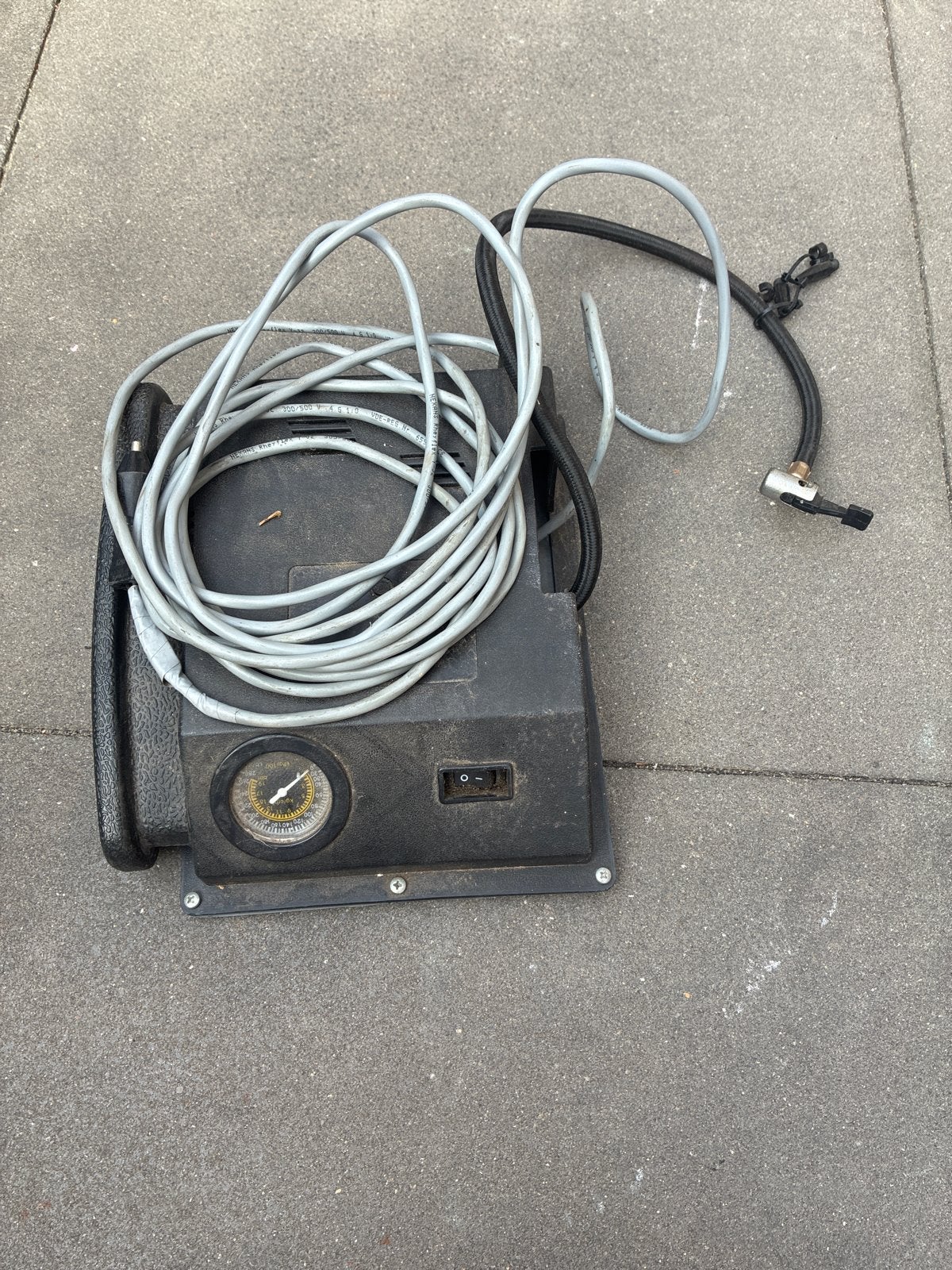 12V Luchtcompressor voor boot, caravan, camper of auto, Gebruikt, Ophalen of Verzenden, Minder dan 200 liter/min, Minder dan 6 bar