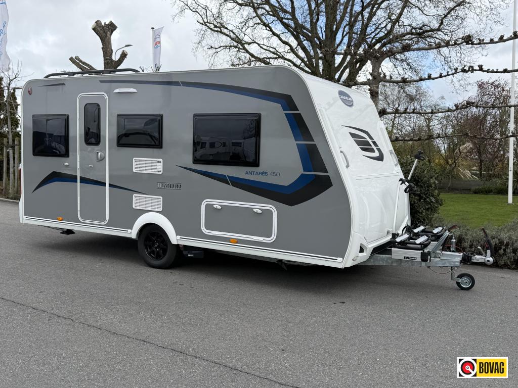 Caravelair Antares Titanium 455 verkocht, Dwarsbed, Standaardzit, Schokbreker, Bedrijf