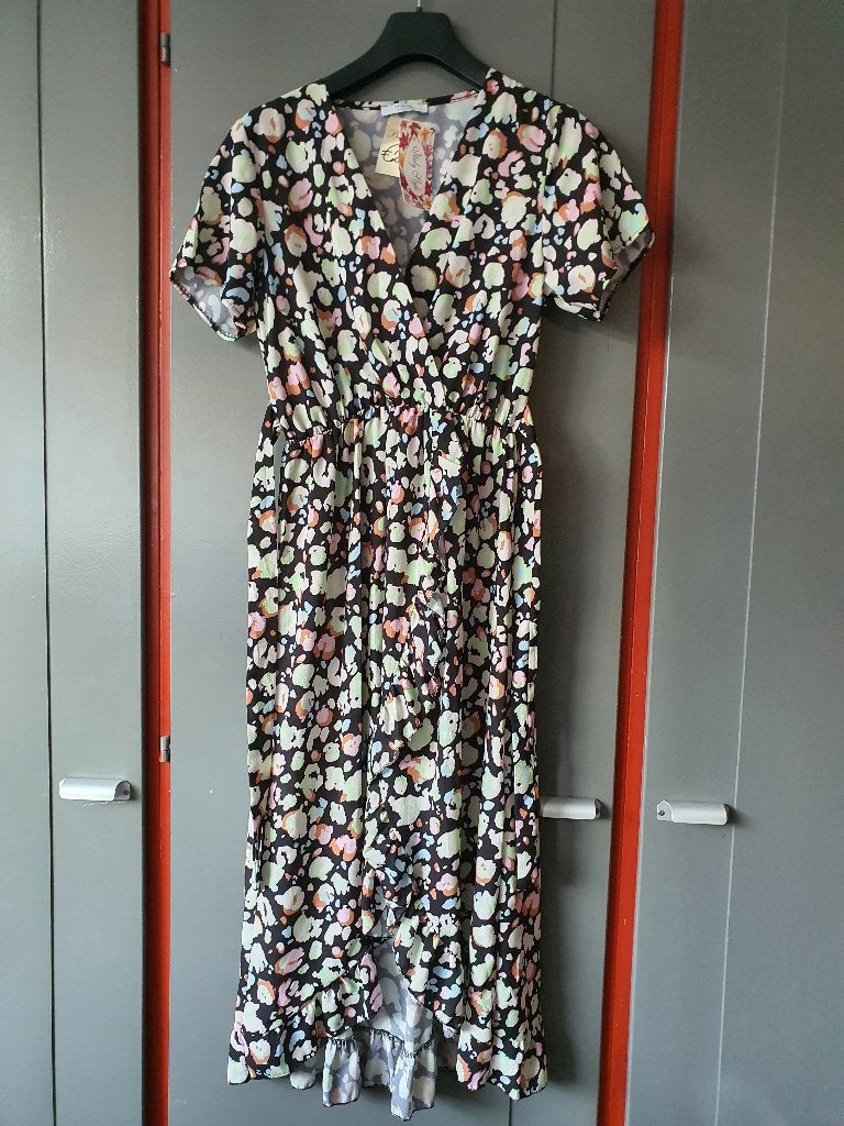 Nieuwe bloemenjurk zwart multicolor M met labels, Kleding | Dames, Maat 38/40 (M), Zwart, Nieuw, Ophalen of Verzenden