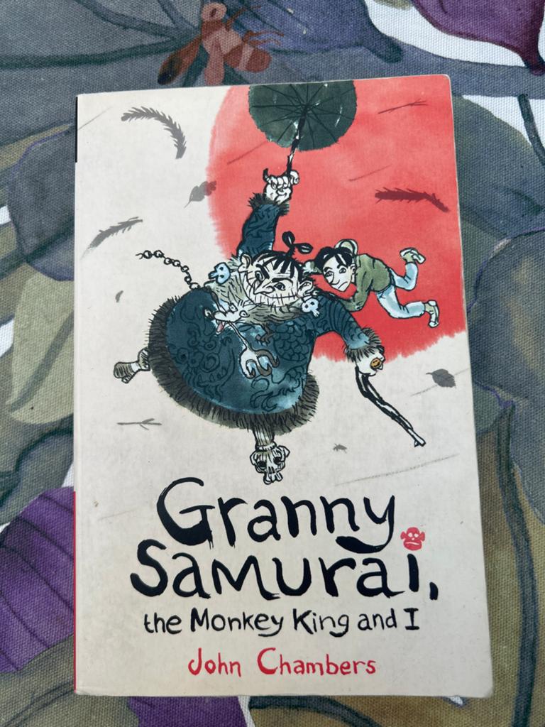 Granny Samurai, the Monkey King and I - John Chambers, Boeken, Ophalen of Verzenden, Gelezen, Fictie