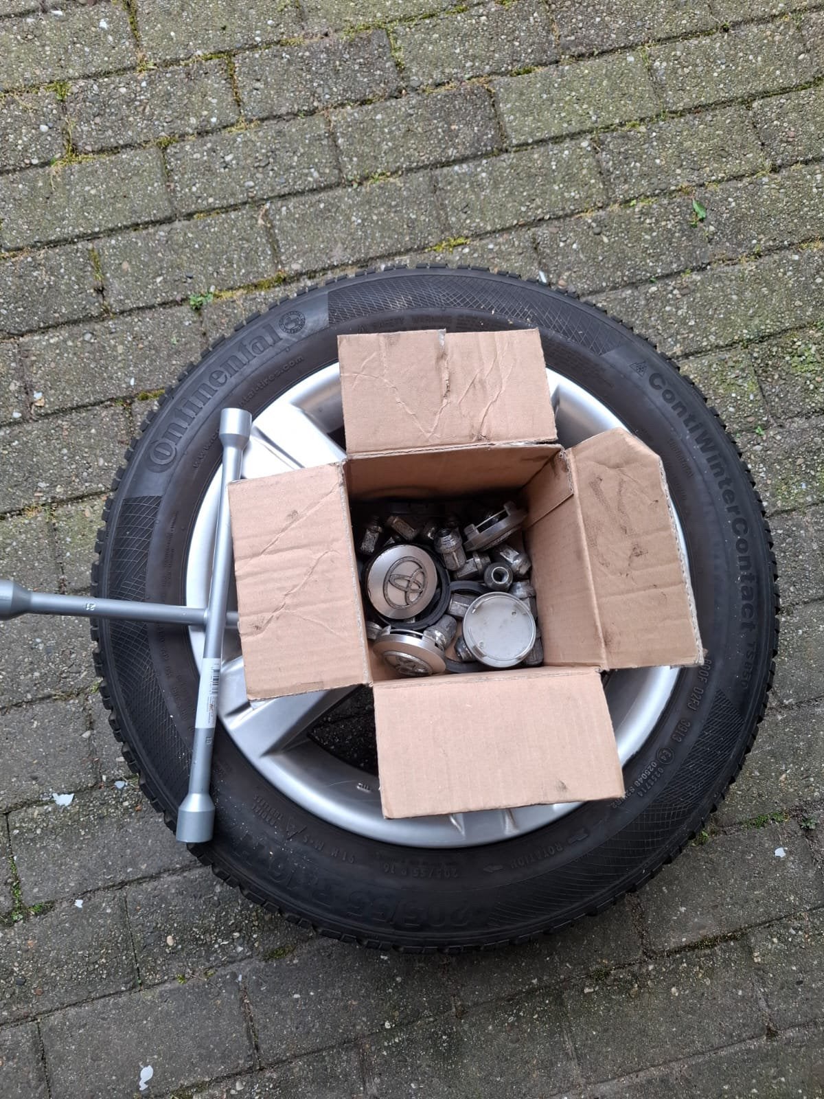Toyota Auris winterbanden set met originele aluminium velgen, Ophalen of Verzenden