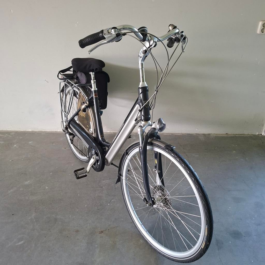 Koga Miyata E-bike met fietstas., Fietsen en Brommers, Gebruikt, 51 tot 55 cm, 30 tot 50 km per accu, Ophalen
