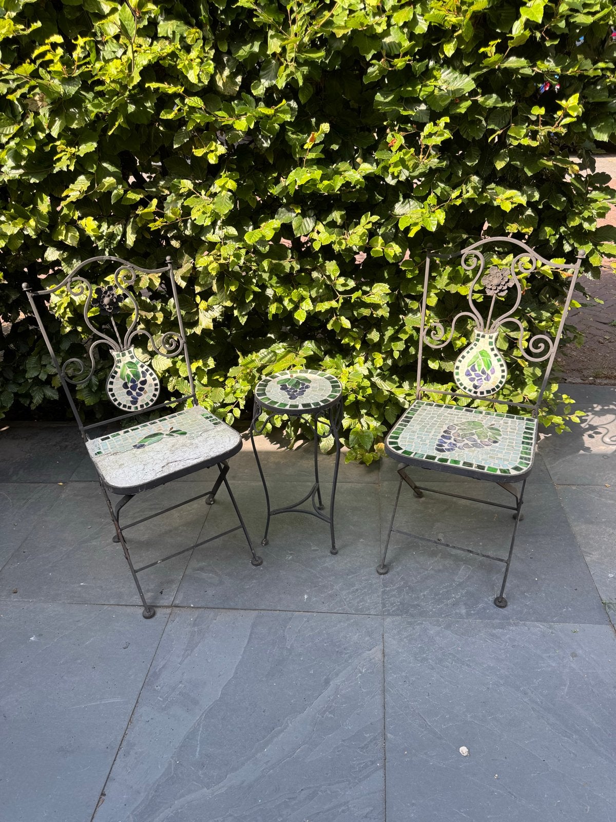 Mozaïek Italiaans bistro set 3dlg, 1 stoel steentjes los., Tuin en Terras, Tuinsets en Loungesets, Overige materialen, Gebruikt