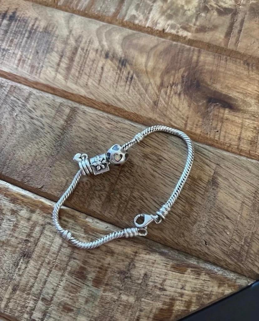 Pandora Armband 18cm met 3 bedels - Zilver, Gebruikt, Ophalen of Verzenden, Met bedels of kralen, Zilver