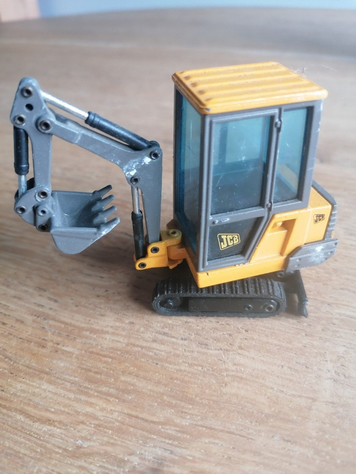 JCB 801 mini rupsgraafmachine Minikraan Kraanschaal 1:35,, Ophalen of Verzenden, Zo goed als nieuw, Tractor of Landbouw, Joal