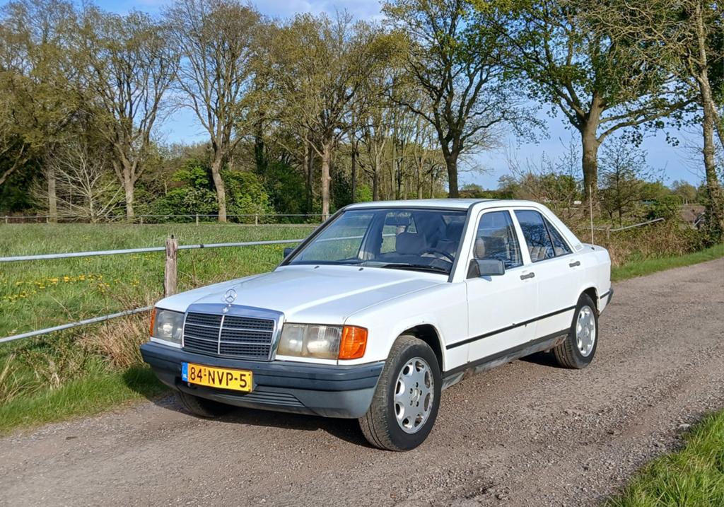 Mercedes-Benz 190-Serie 2.5 D AUT 1986 Wit W201 190D, Auto's, Mercedes-Benz, Particulier, 190-Serie, Diesel, Sedan, Automaat, Geïmporteerd