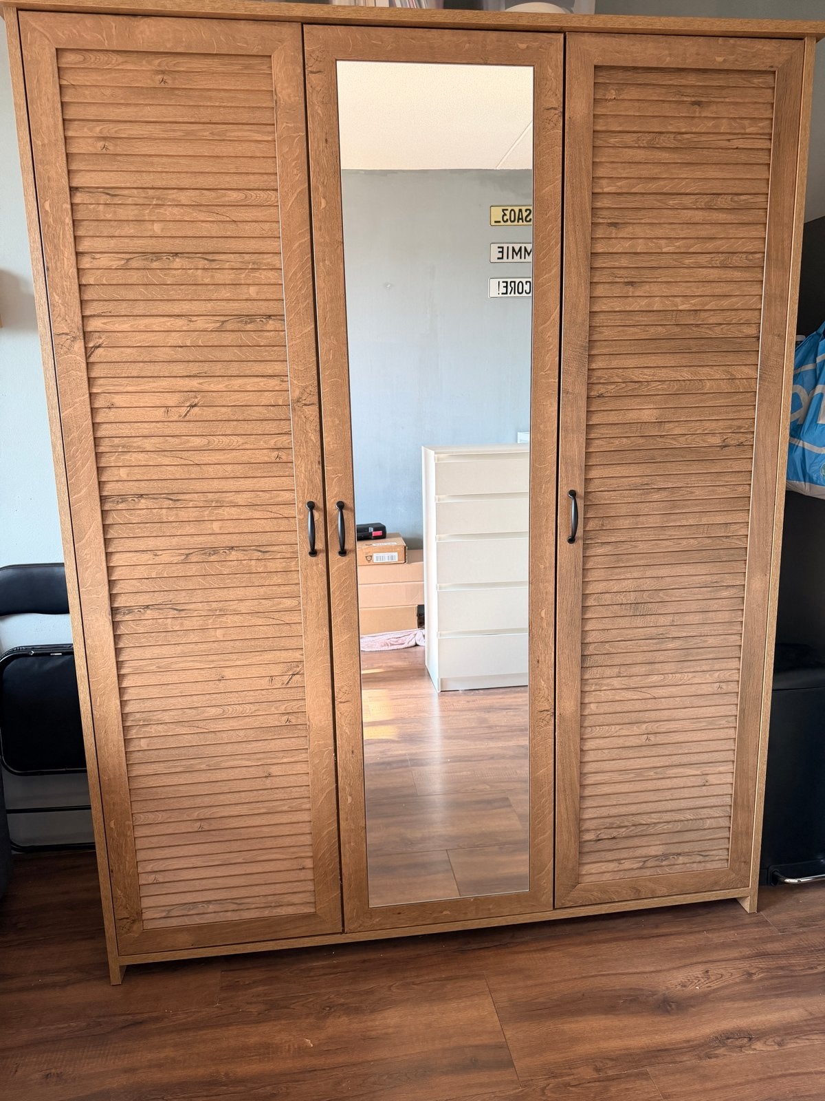 Manderup kledingkast met spiegel, 166x210x62 cm, Ophalen, Met deur(en), 200 cm of meer, 150 tot 200 cm