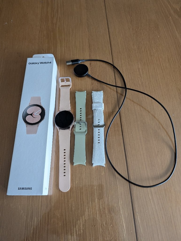 Samsung galaxy Watch 4, Samsung ⌚️, Ophalen of Verzenden, Zo goed als nieuw, Roze