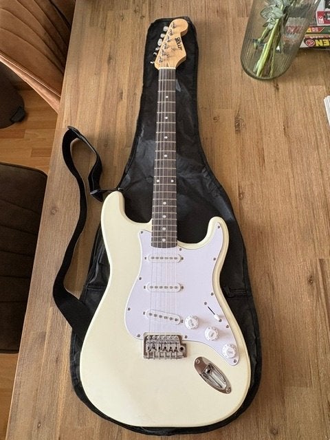 Max Music GigKit Electric Guitar Pack - kleur wit, Muziek en Instrumenten, Met versterker, Zo goed als nieuw, Solid body, Ophalen