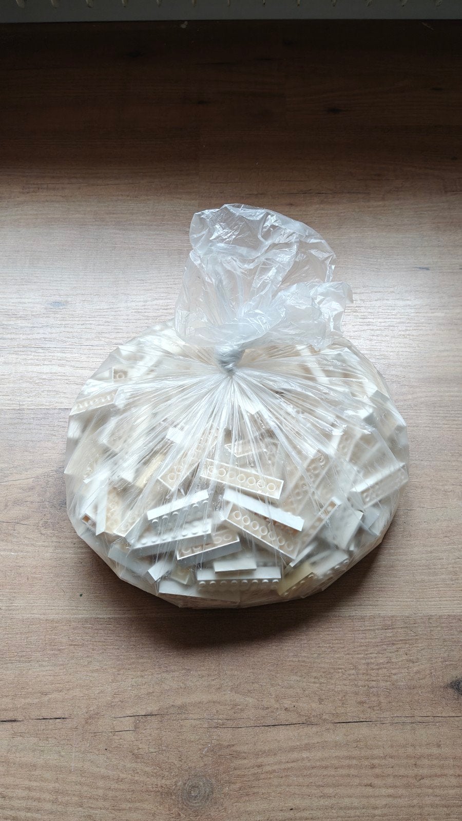Witte LEGO blokjes en grondplaat voor minifigs tribune, Gebruikt, Inclusief extra onderdelen, Lego, Ophalen of Verzenden