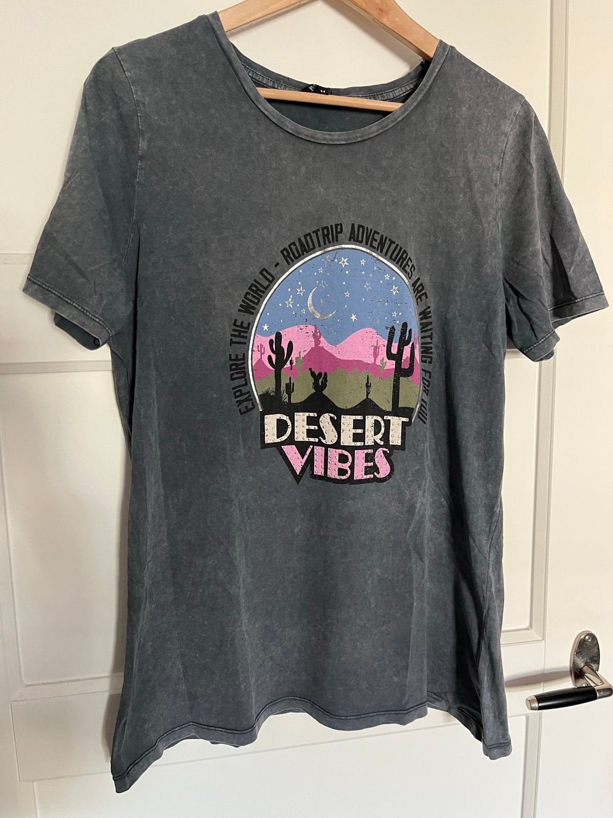 M&S Mode T-shirt met 'Desert Vibes' print - Maat M, Maat 38/40 (M), Ophalen of Verzenden, Korte mouw, Grijs