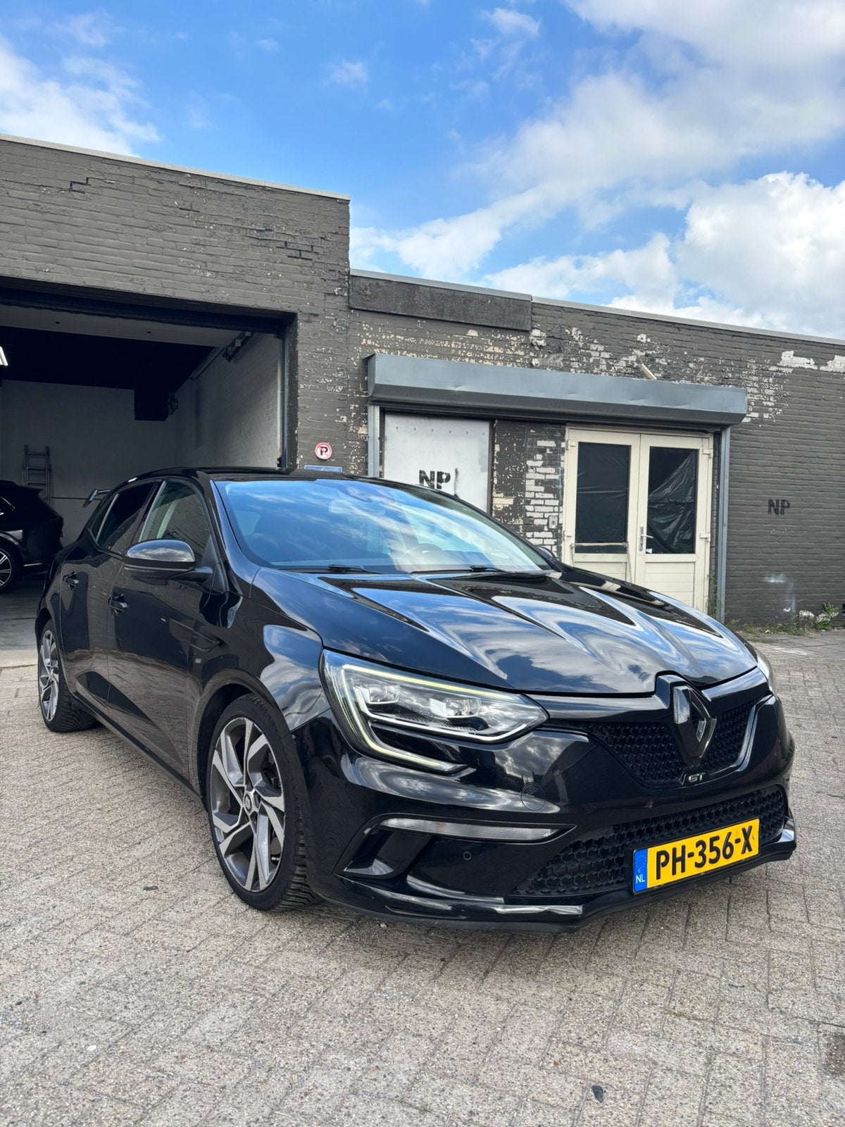 Renault Mégane 1.6 16V 151KW EDC 2016 Zwart, 1367 kg, 4 cilinders, 1650 kg, Zwart