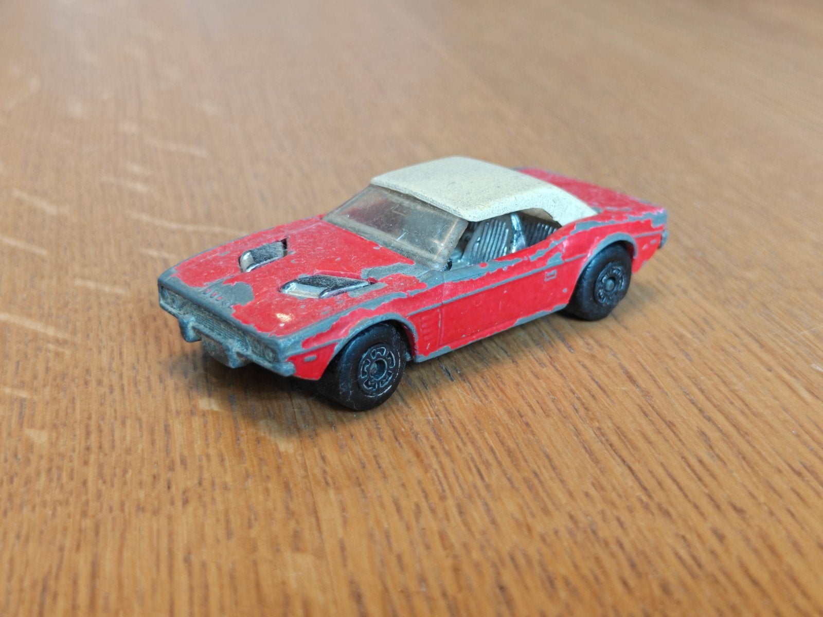 Matchbox Dodge Challenger ROOD, Ophalen of Verzenden, Zo goed als nieuw, Auto