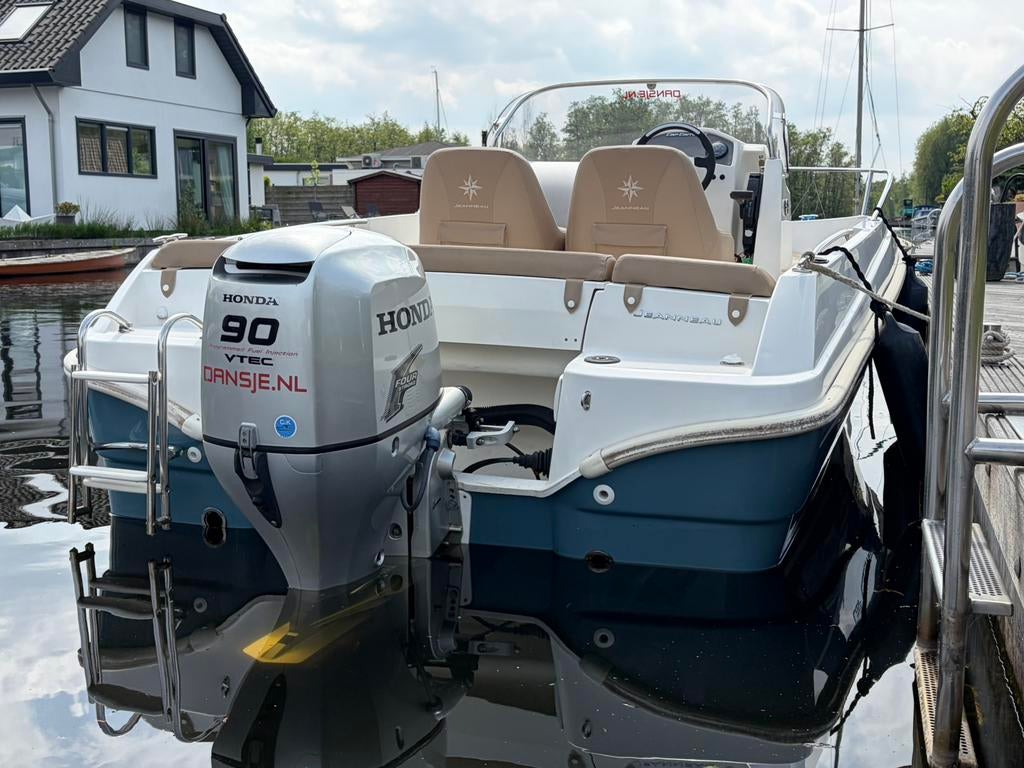 Jeanneau Cap Camarat 5.5 cc style 2011 (eerste eigenaar), Watersport en Boten, Vis- en Consoleboten, Zo goed als nieuw, 70 pk of meer