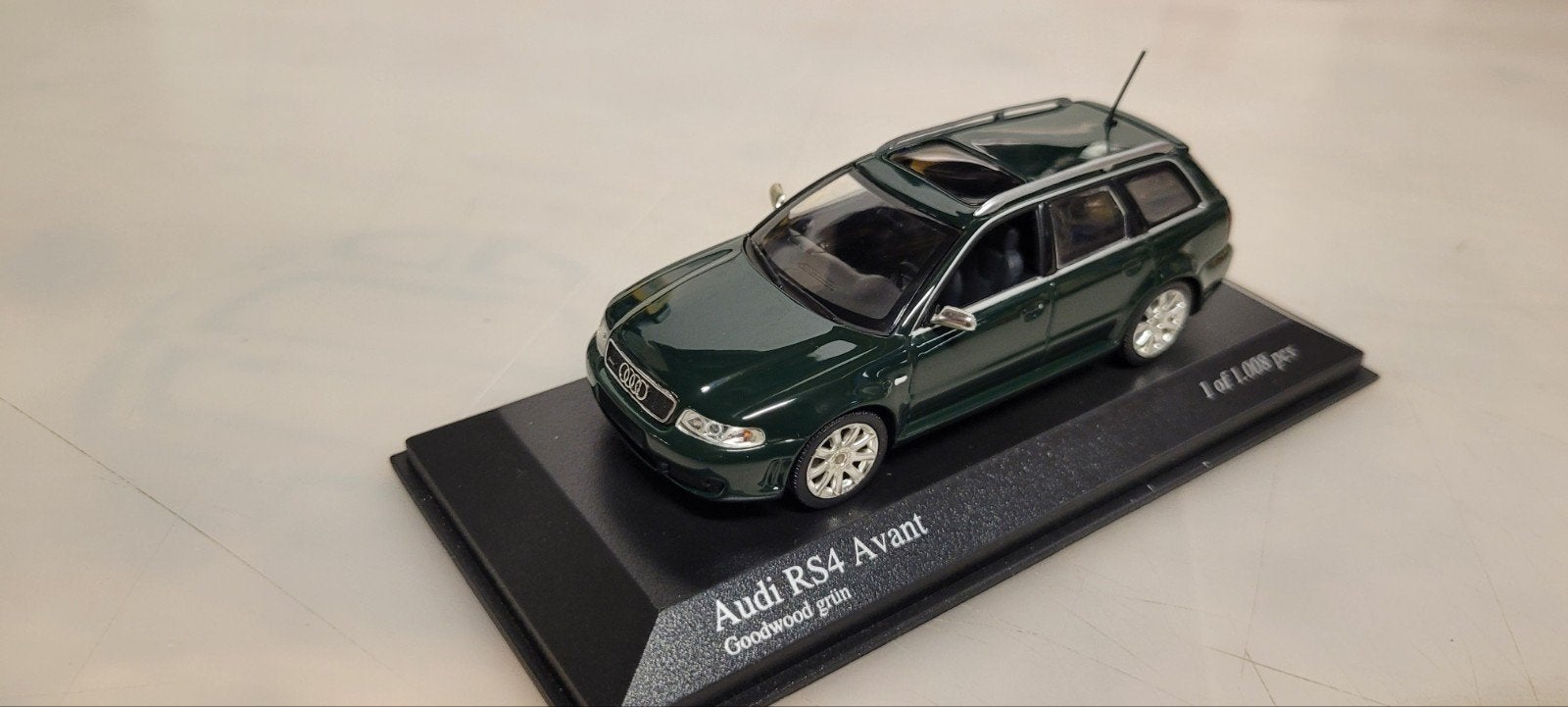 Minichamps 2000 Audi RS 4 Avant donkergroen, Ophalen of Verzenden, Zo goed als nieuw, Auto, MiniChamps