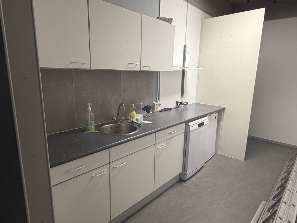 Keuken met vaatwasser en koelkast / keuken met vaatwasser, Ophalen, Gebruikt, Wit, Enkelwandige keuken