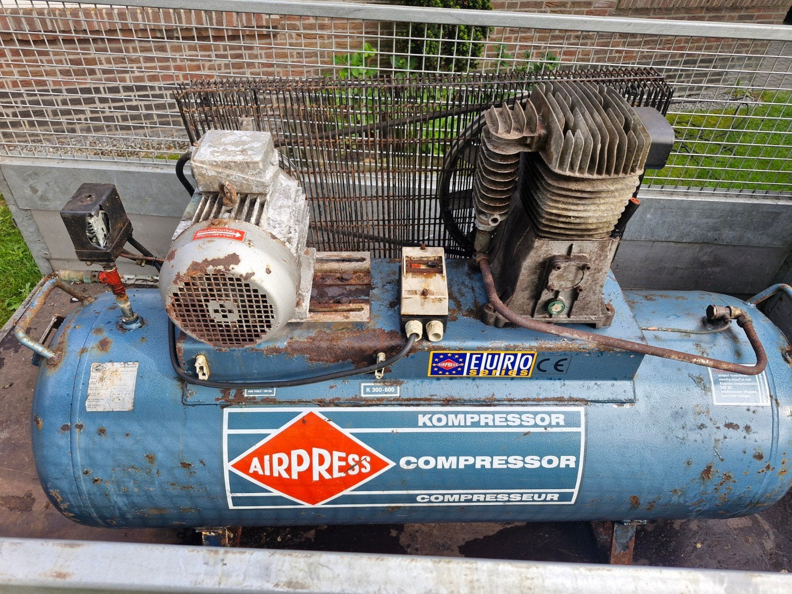 Airpress compressor K 300-600 380volt, Ophalen, Gebruikt, 200 tot 400 liter/min, 10 bar of meer