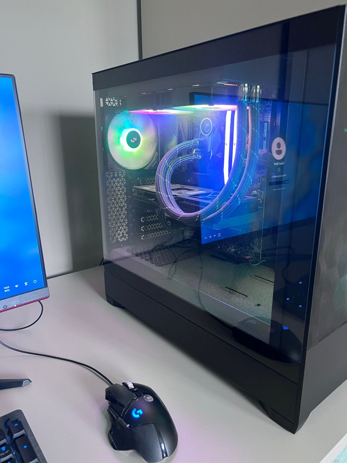 Foto 2 van Gaming PC met RTX 4060 Ti, i5-13600K, 32GB RAM, 1TB SSD