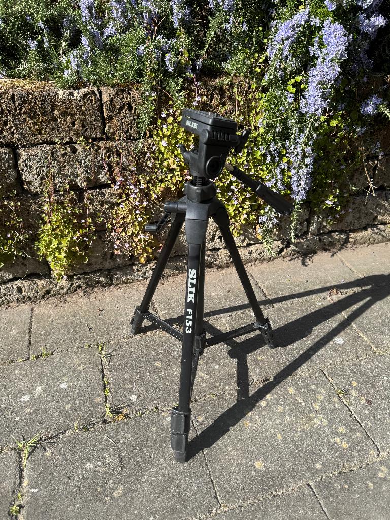 Statief Slik F153 met snelkoppeling, Ophalen, Driepoot, Zo goed als nieuw, Minder dan 150 cm