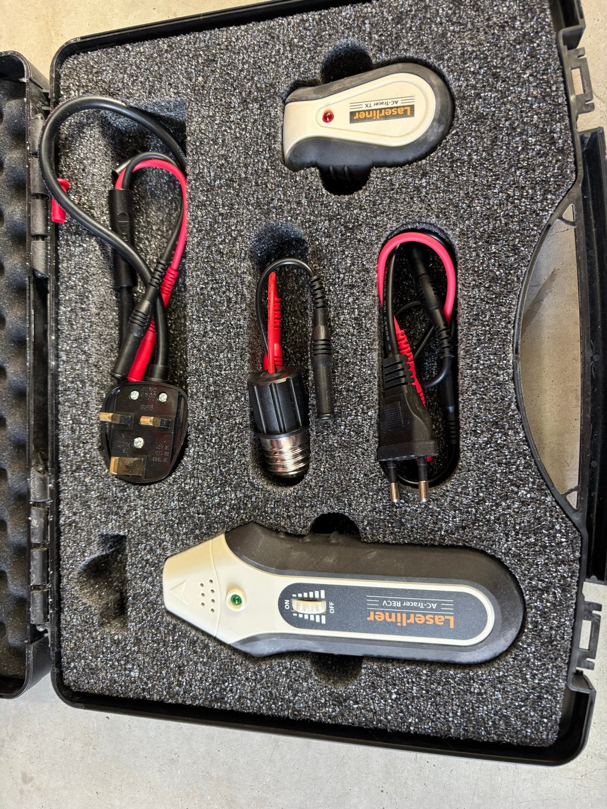 Laserliner AC-Tracer: Leiding- en Kabelzoeker met Zender/Ont, Doe-het-zelf en Verbouw, Meetapparatuur, Ophalen of Verzenden, Nieuw