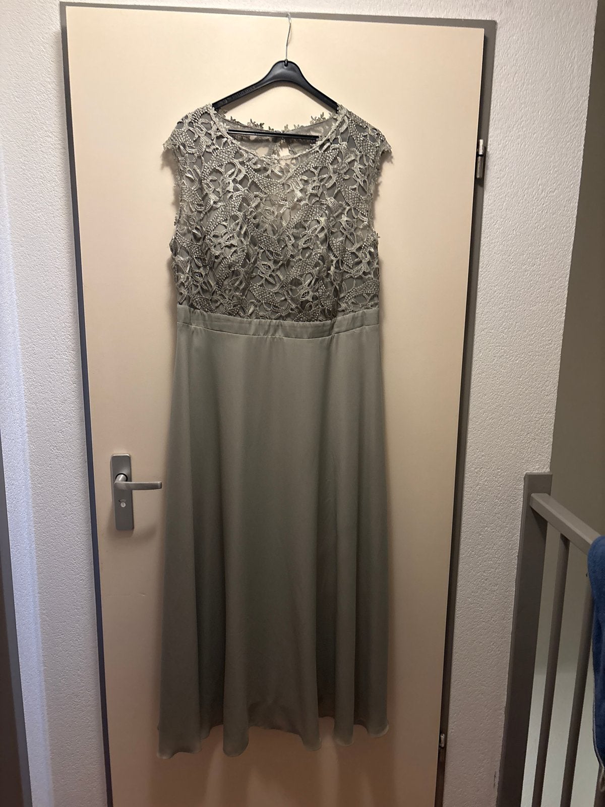 Elegante Avondjurk Maat 48 - Slechts 1x Gedragen, Maat 46/48 (XL) of groter, Ophalen of Verzenden, Zo goed als nieuw, Onder de knie