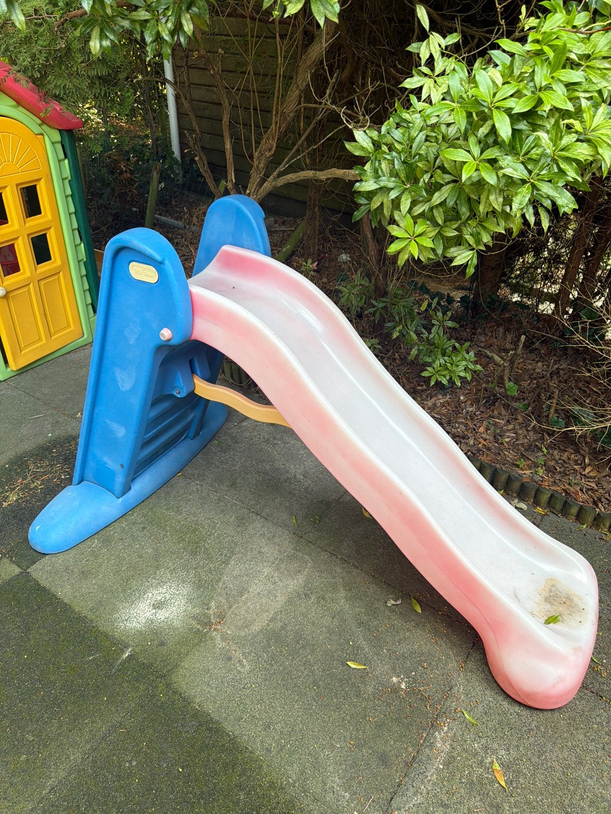 Kinderglijbaan roze en blauw, Ophalen, Gebruikt, Glijbaan