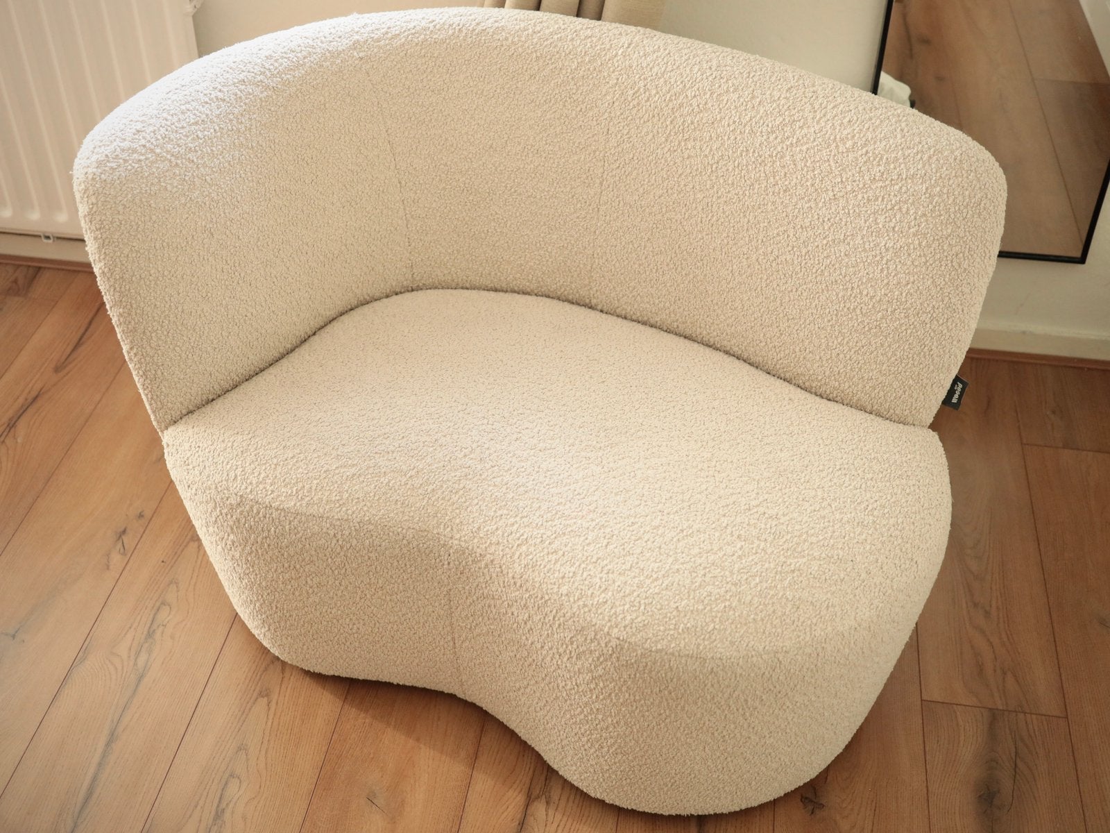WOOOD fauteuil Stone crème bouclé stof links, bank stoel, Ophalen, Eenpersoons, 75 tot 100 cm, Zo goed als nieuw