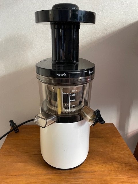 HUROM- slow juicer - Model WBE06 -ZGAN- Wit- Heel mooi., Ophalen of Verzenden, Zo goed als nieuw, Elektrisch, Slowjuicer