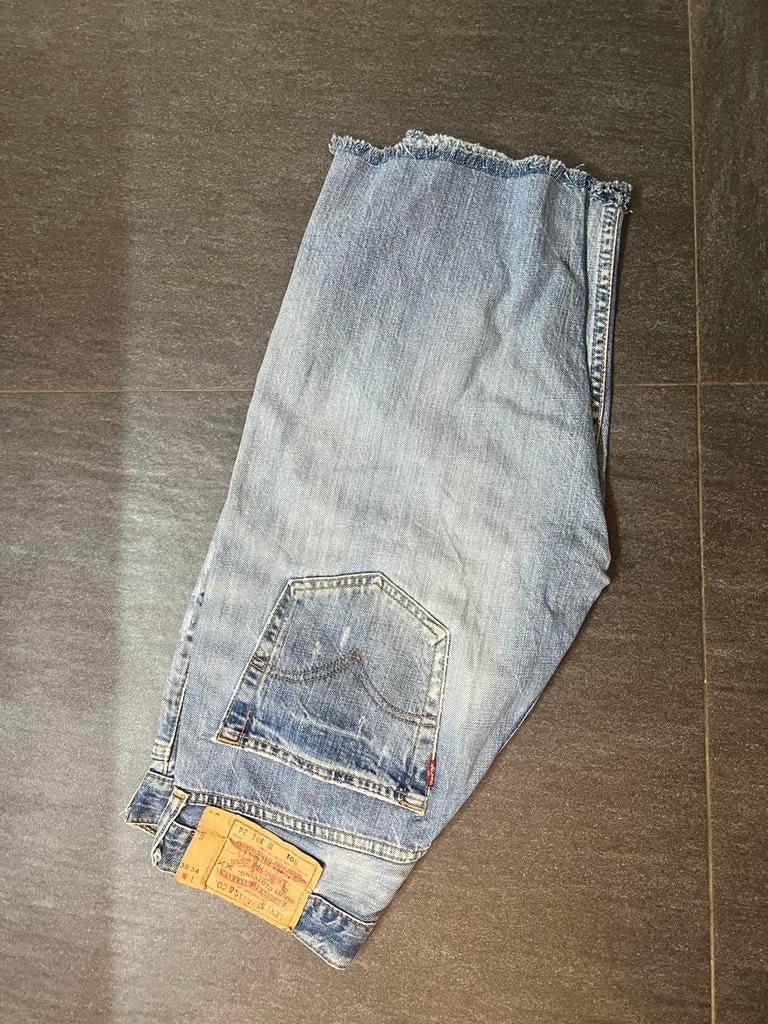 Korte broek Levi’s, Ophalen of Verzenden, Zo goed als nieuw, Blauw, W30 - W32 (confectie 38/40)