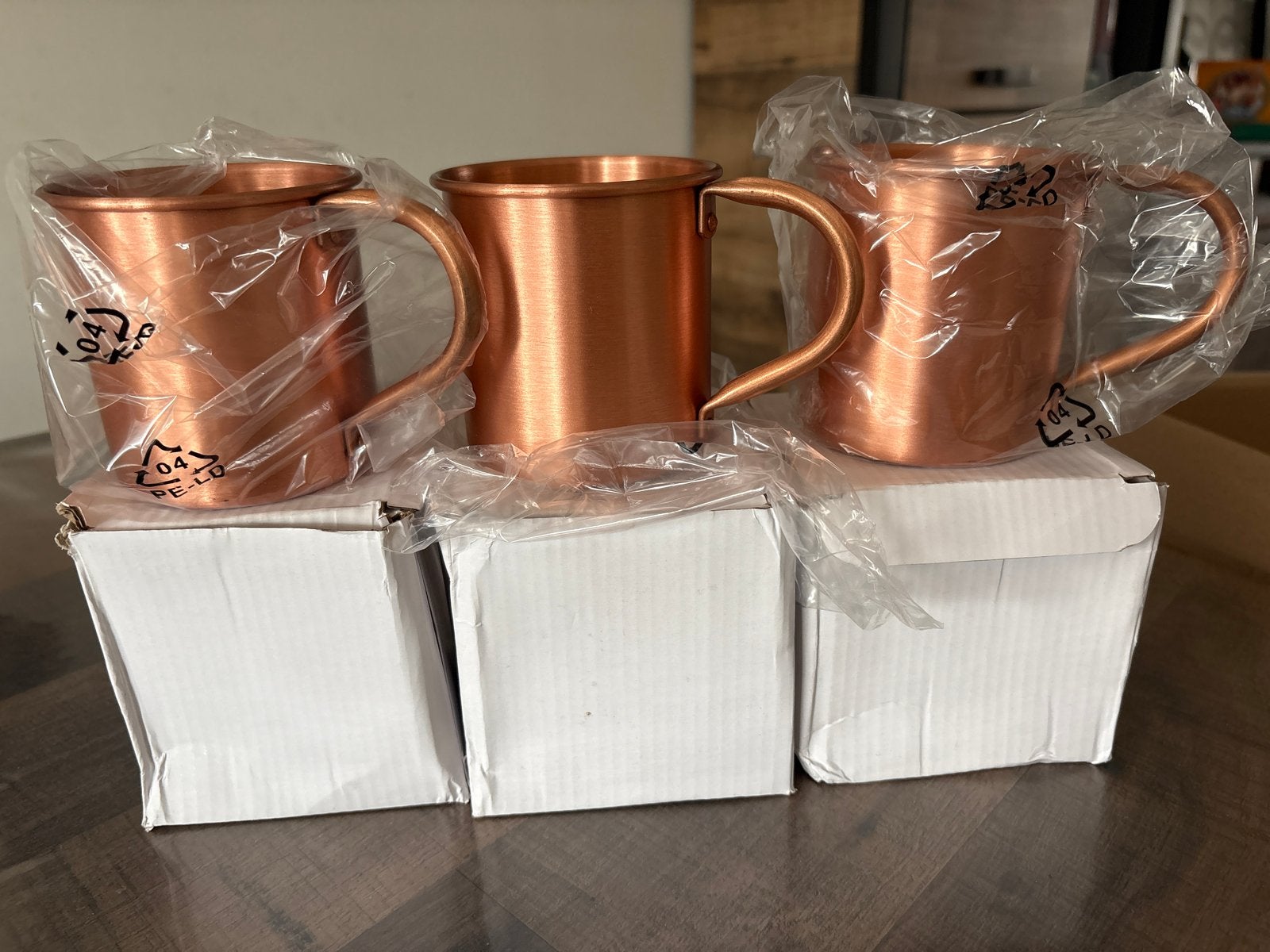 Nieuwe koperkleurige mokken - Set van 3, Ophalen of Verzenden, Nieuw, Metaal, Goud
