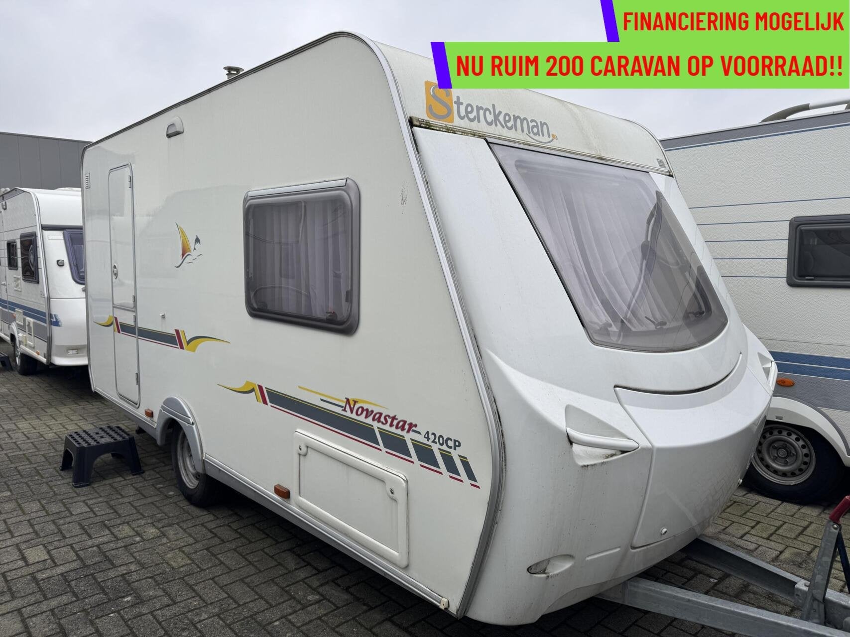 Sterckeman NOVASTAR 420CP DWARSBED, VOORTENT, EINDKEUKEN, Sterckeman, Bedrijf, 5 tot 6 meter, Mover