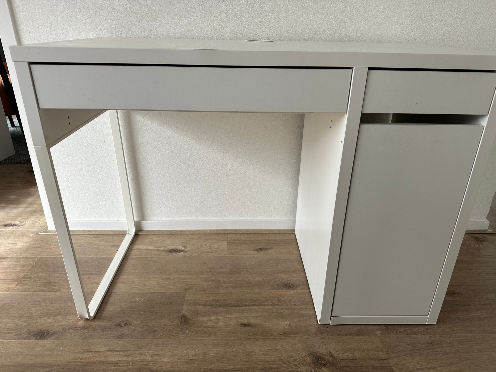 Bureau IKEA, Ophalen of Verzenden, Zo goed als nieuw