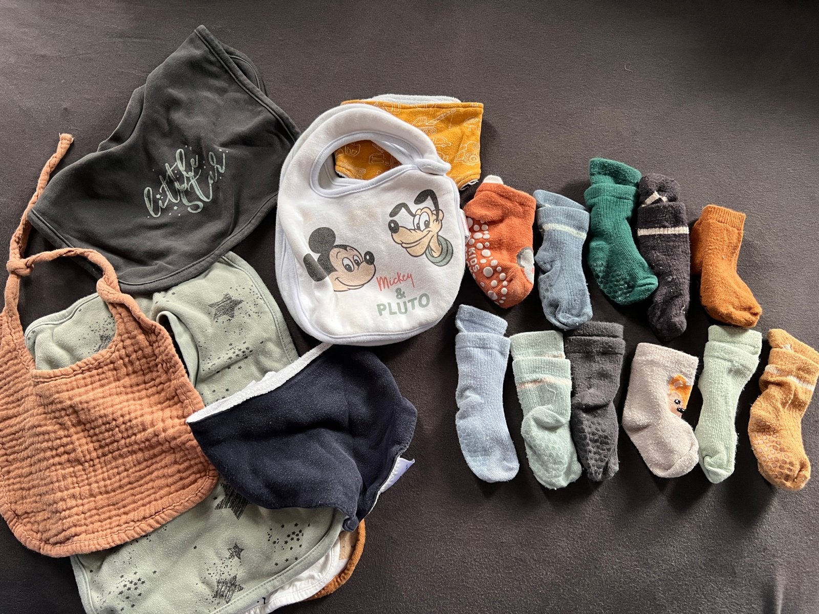 Gratis babysokjes en slabbetjes, Kinderen en Baby's, Ophalen, Gebruikt, Jongetje of Meisje, Overige typen