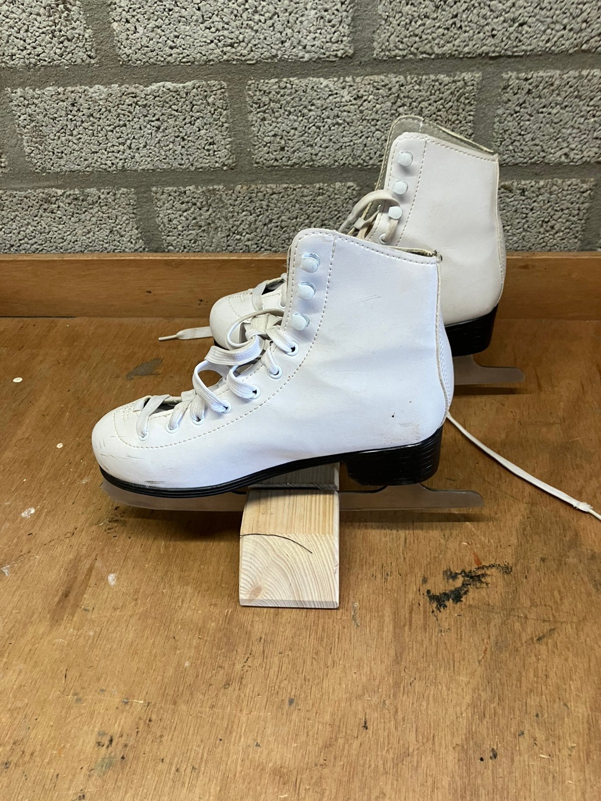 Kunstschaatsen maat 37, Sport en Fitness, Ophalen of Verzenden, Zo goed als nieuw, Kunstschaatsen, Overige merken