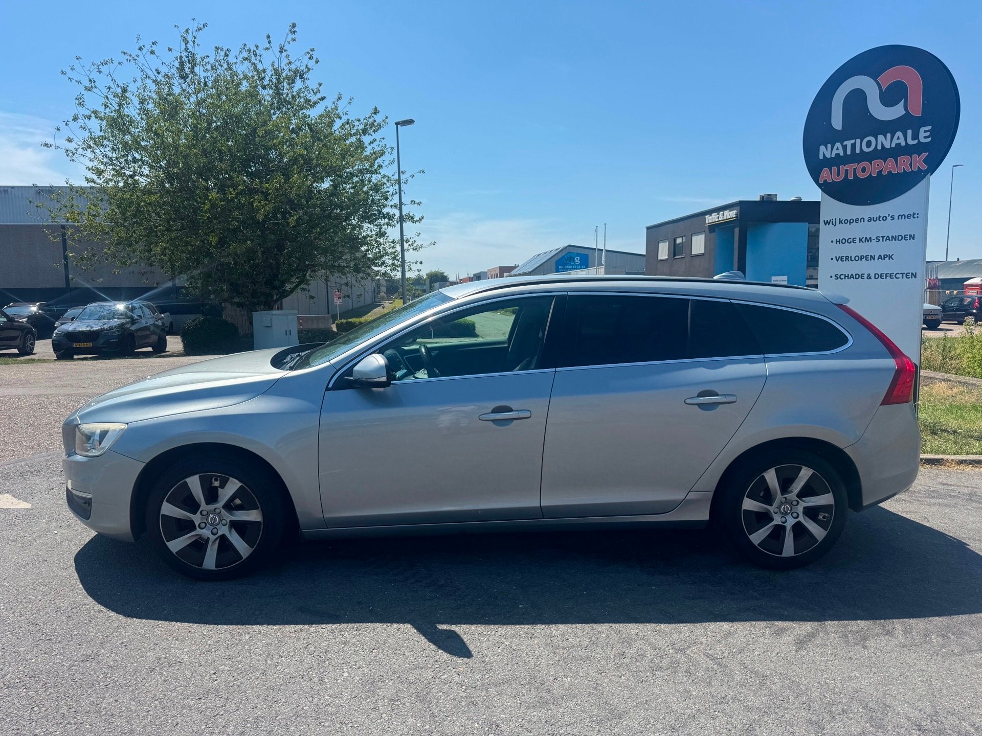 Volvo V60 2015 * 2.0 D3 R-Design * AUTOMAAT * 150PK * TOP CA, Gebruikt, Euro 6, Start-stop-systeem, Diesel