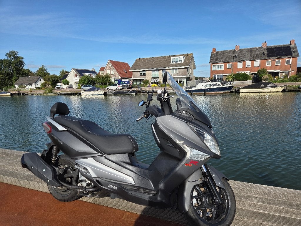Nette motorscooter lage km stand, Scooter, Particulier, 125 cc, Automaat