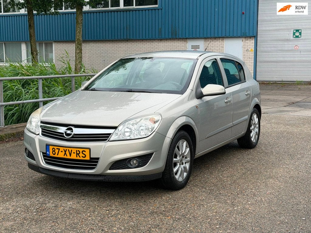 Opel Astra 1.8 Temptation Airco! 1e Eigenaar! 81.600 KM NAP!, Voorwielaandrijving, Gebruikt, 1796 cc, Bedrijf