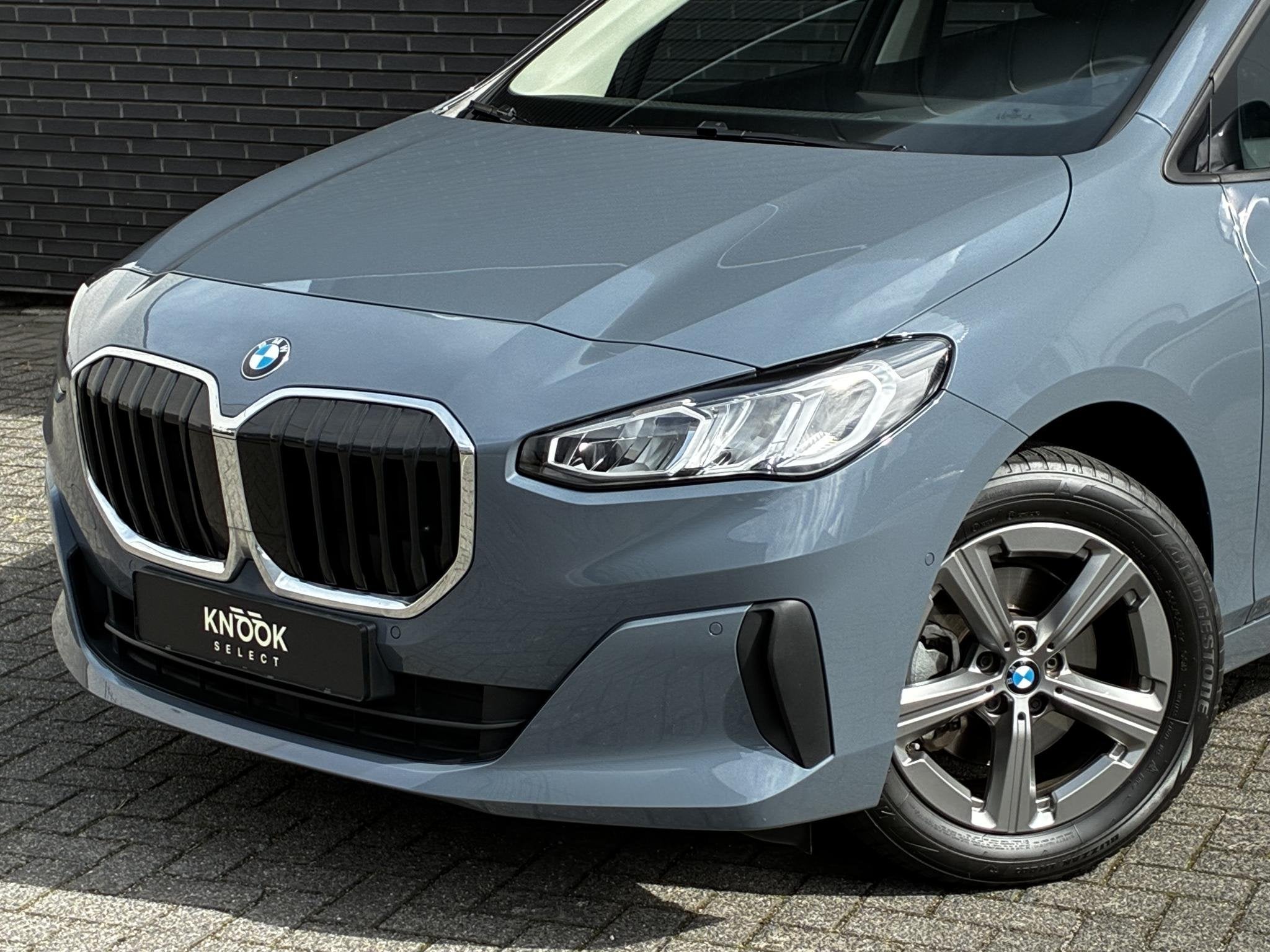 BMW 2-serie Active Tourer 220i Automaat / Live Cockpit Profe, Auto's, Dealer onderhouden, Gebruikt, Origineel Nederlands, Bedrijf