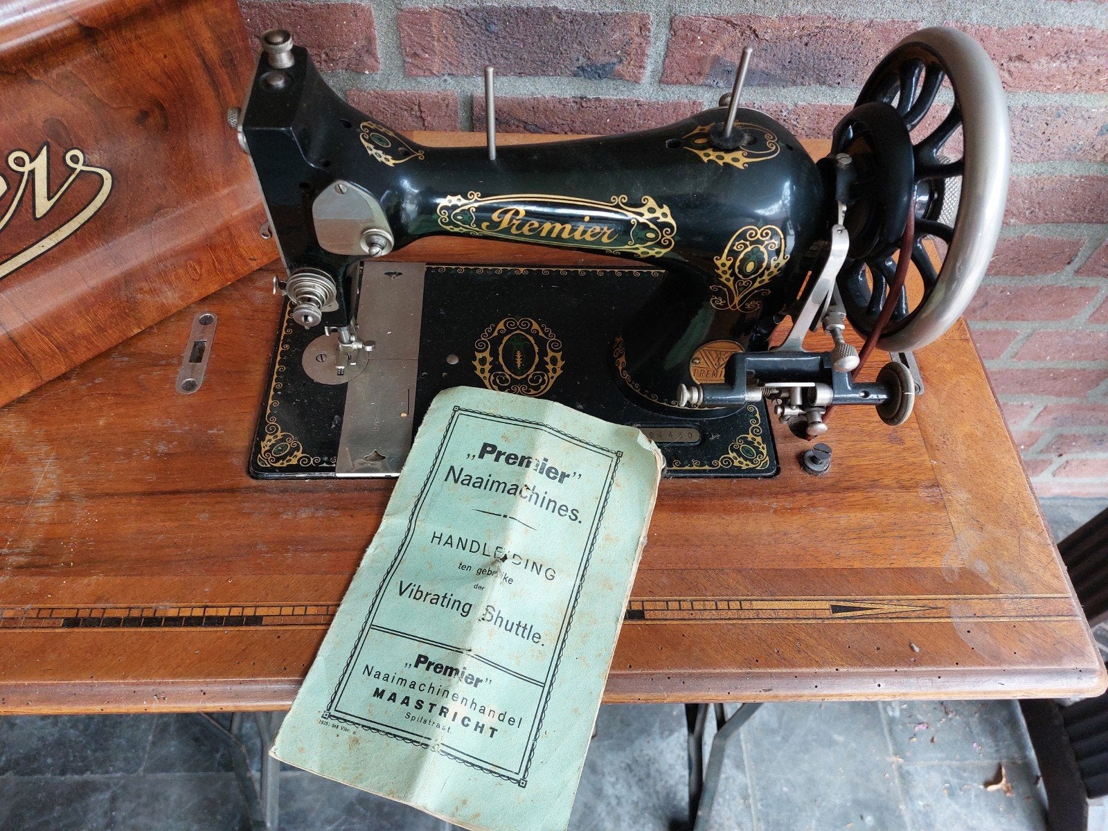 Antieke Premier Naaimachine met Houten Kast en Handleiding, Antiek en Kunst, Ophalen