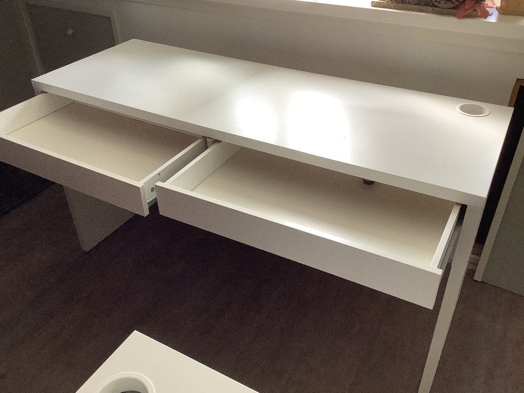 Micke bureau IKEA 142 x 50, Ophalen of Verzenden, Gebruikt