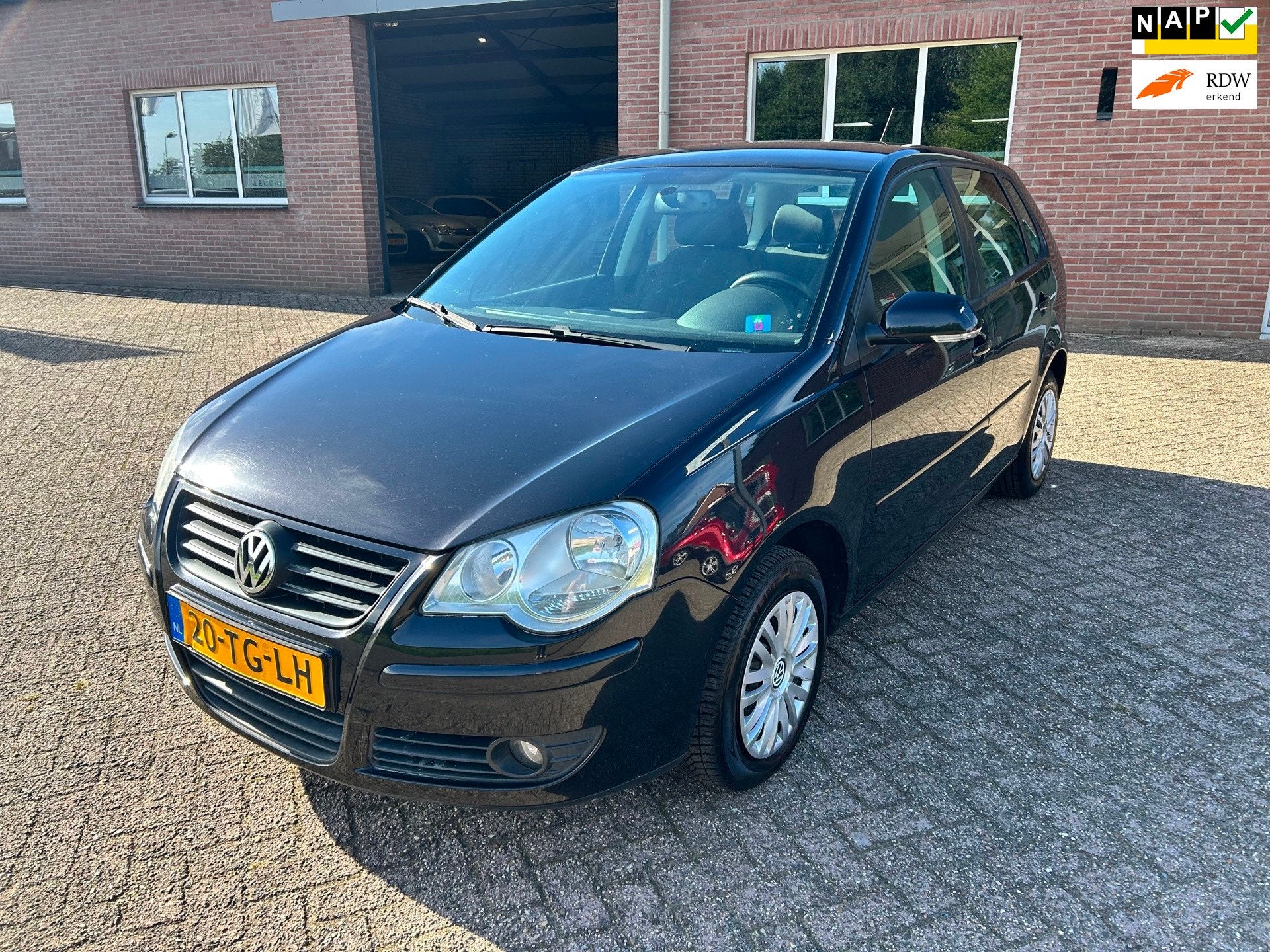 Volkswagen Polo 1.4-16V Optive // Airco // Automaat // APK, 4 cilinders, Zwart, Origineel Nederlands, Bedrijf