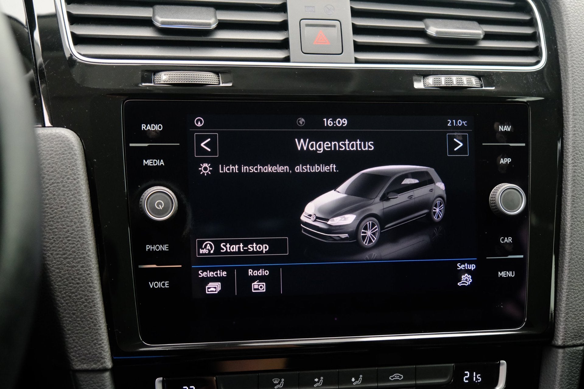Foto 17 van Volkswagen Golf 1.5 TSI Highline Virtual Displ|CarPlay|LMV|A