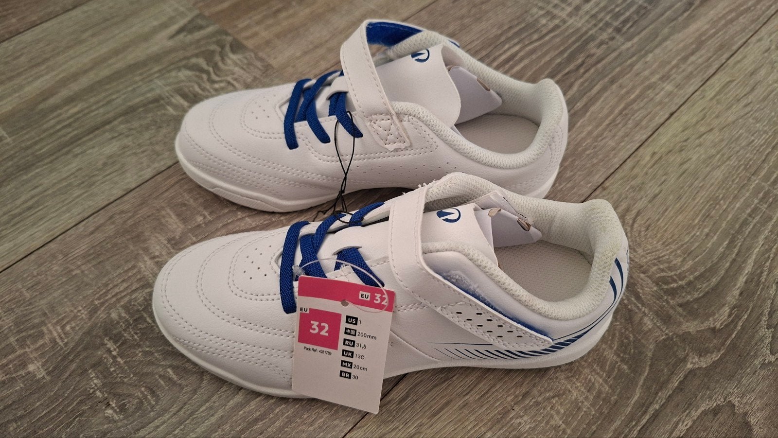 Decathlon Sportschoenen Maat 32 Wit/Blauw Nieuw, Nieuw, Decathlon, Ophalen of Verzenden, Jongen of Meisje