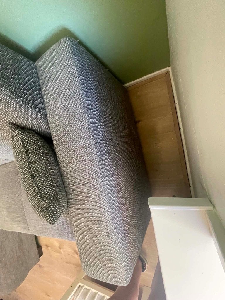 Sofa hoek + kussens, Ophalen, 125 tot 150 cm, Driepersoons, Zo goed als nieuw