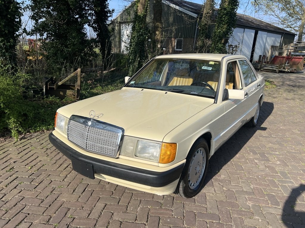 Mercedes-Benz 190 2.6 E Class 1991 (bj 1991, automaat), Automaat, Gebruikt, Beige, 2597 cc